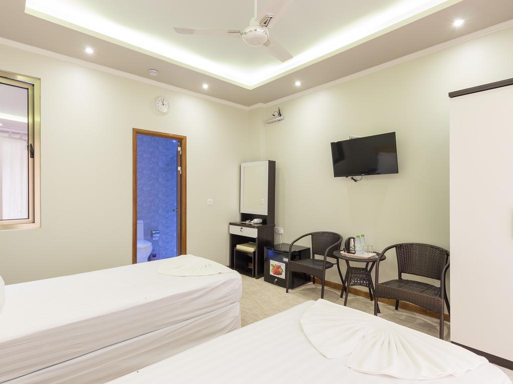White Sand Lodge Maafushi Exterior photo