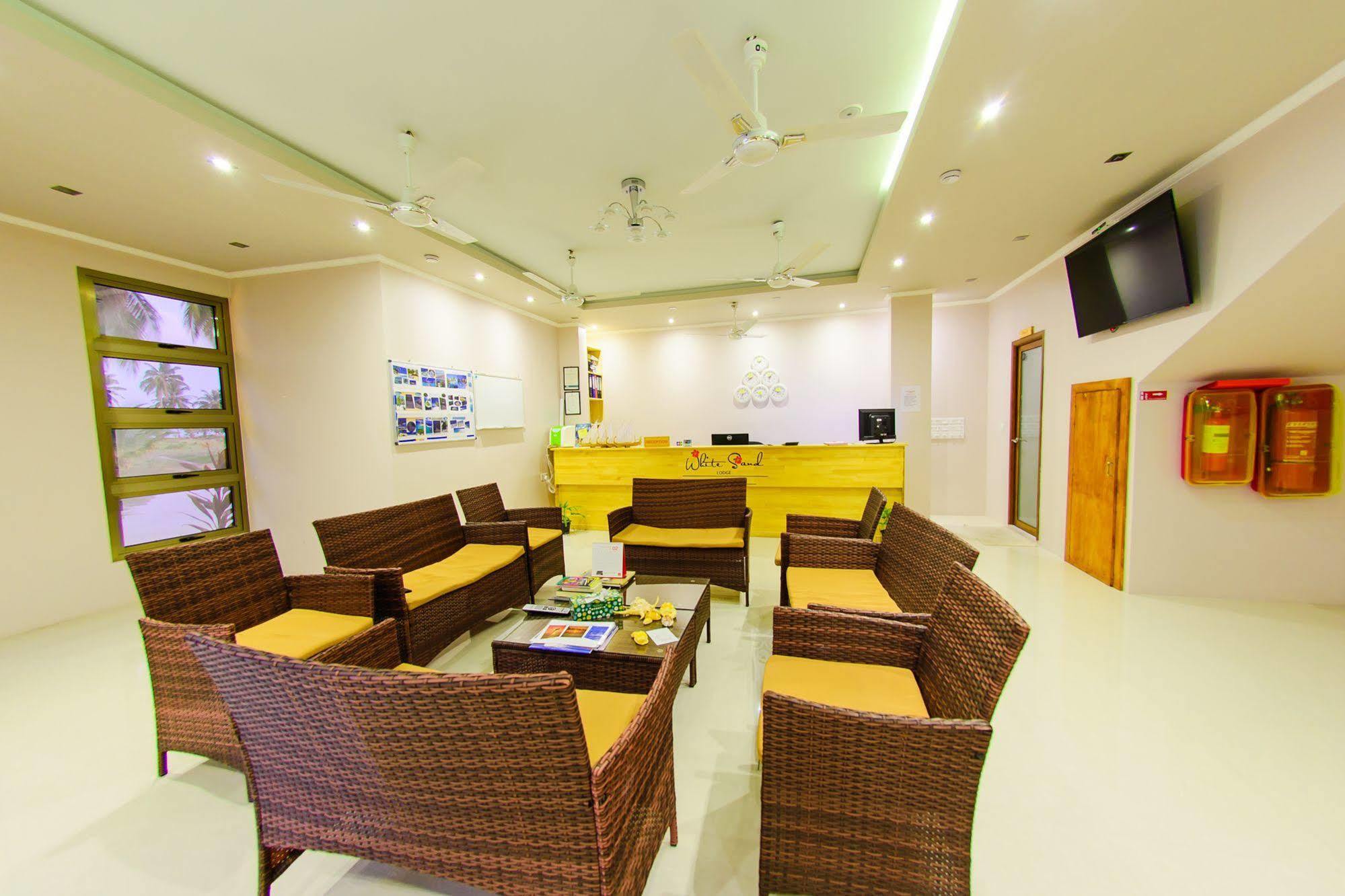 White Sand Lodge Maafushi Exterior photo
