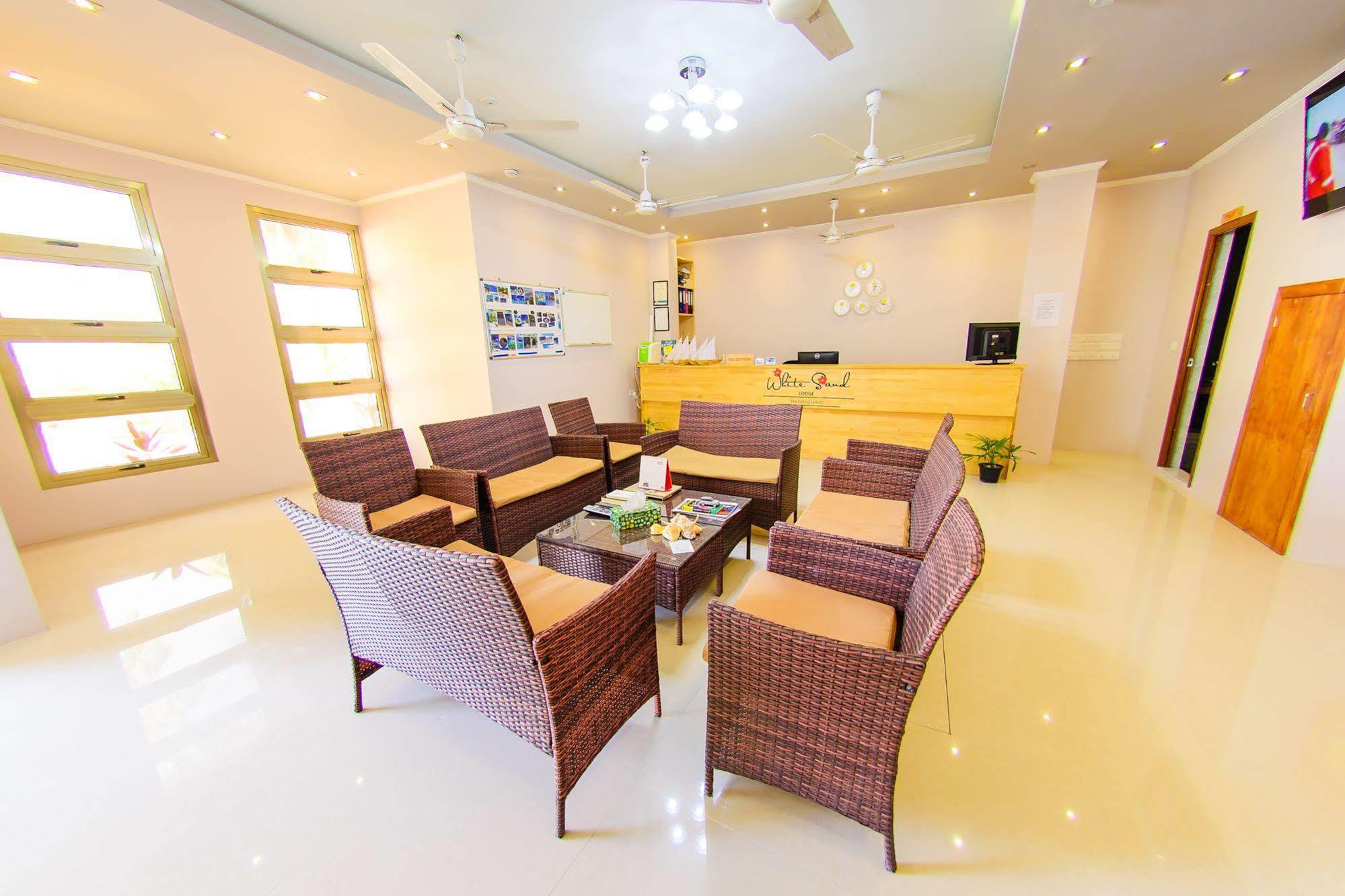 White Sand Lodge Maafushi Exterior photo
