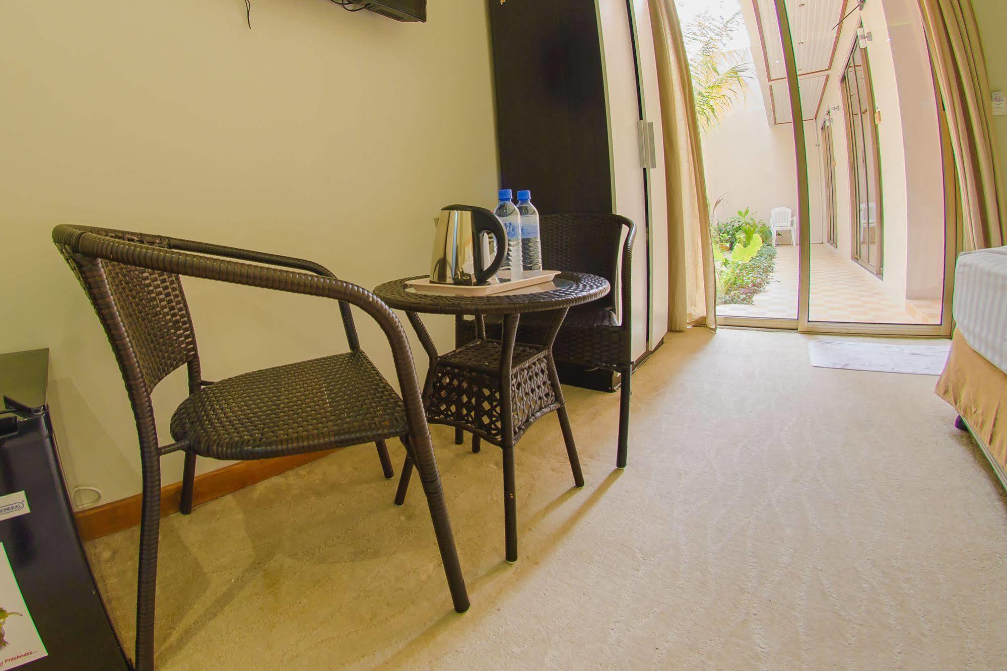 White Sand Lodge Maafushi Exterior photo